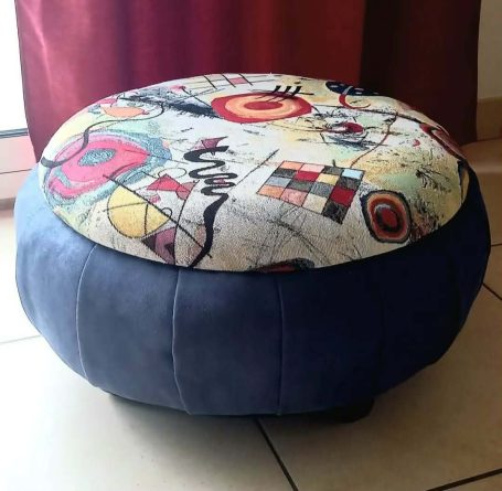 Pouf, repose pieds, ou table basse